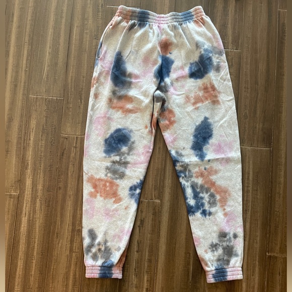 Victoria's Secret Pink Tie Dye Sweat Suit 60%cotton 40% polyester gently used - Picture 3 of 8